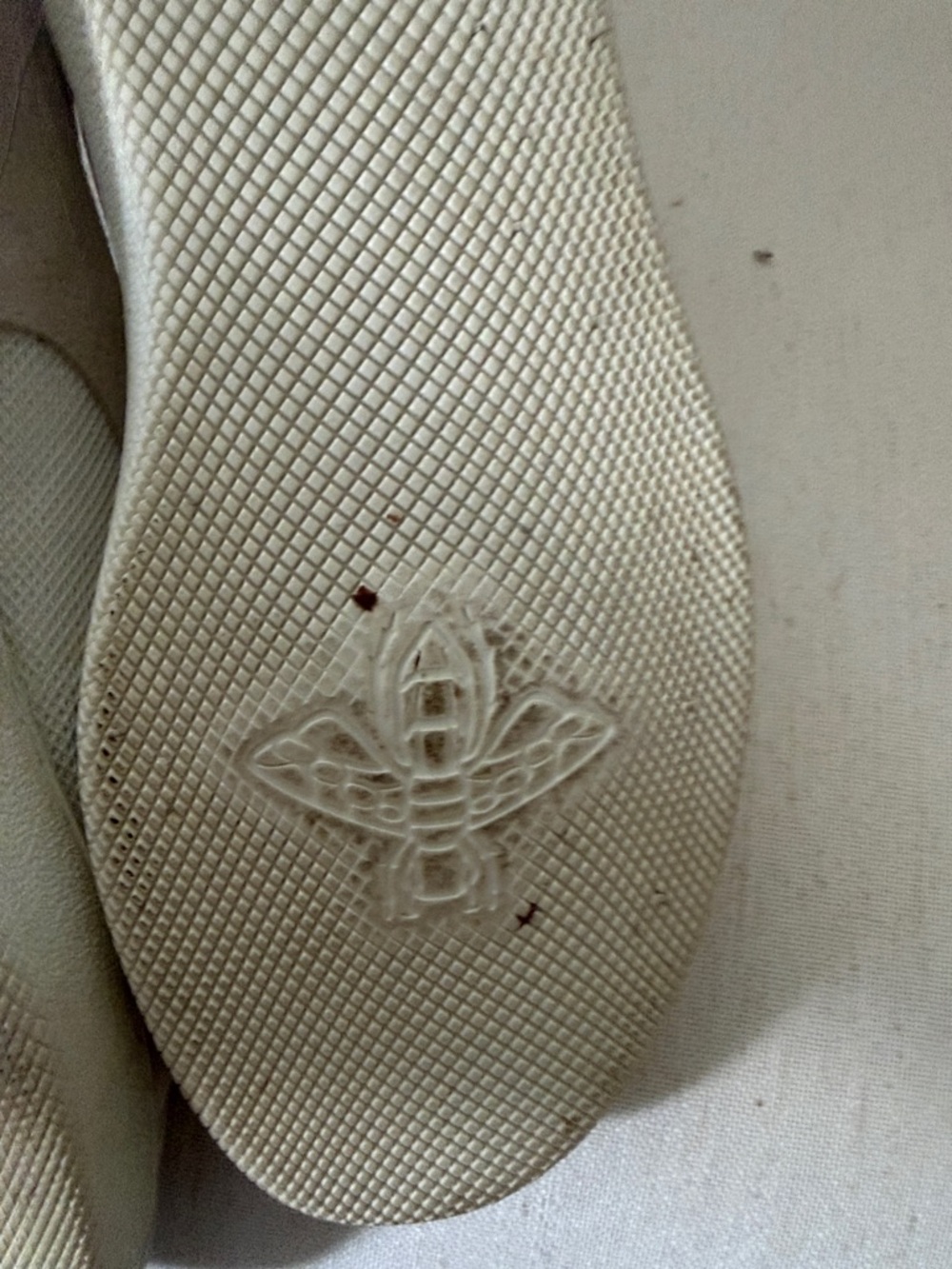 Gucci G75 Women’s Cream & Off-White Low-Top Leather Mesh Sneaker - Picture 15 of 15